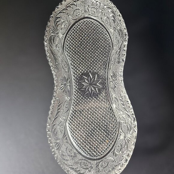 Vintage Duncan & Miller Sandwich Pattern Pressed Glass Peanut Shaped Celery Tray - Picture 2 of 12